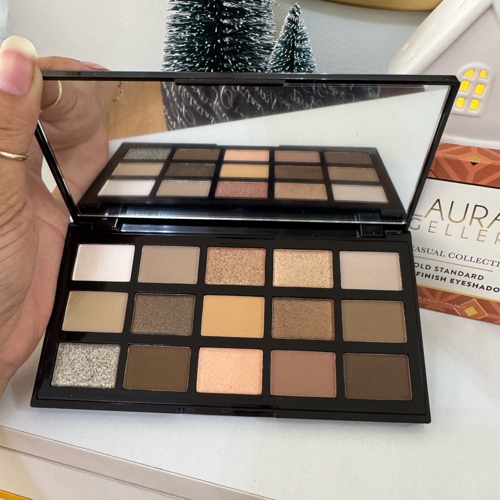 Laura Geller THE CASUAL COLLECTION - GOLD STANDARD - 15 Multi-Finish Eyeshadows